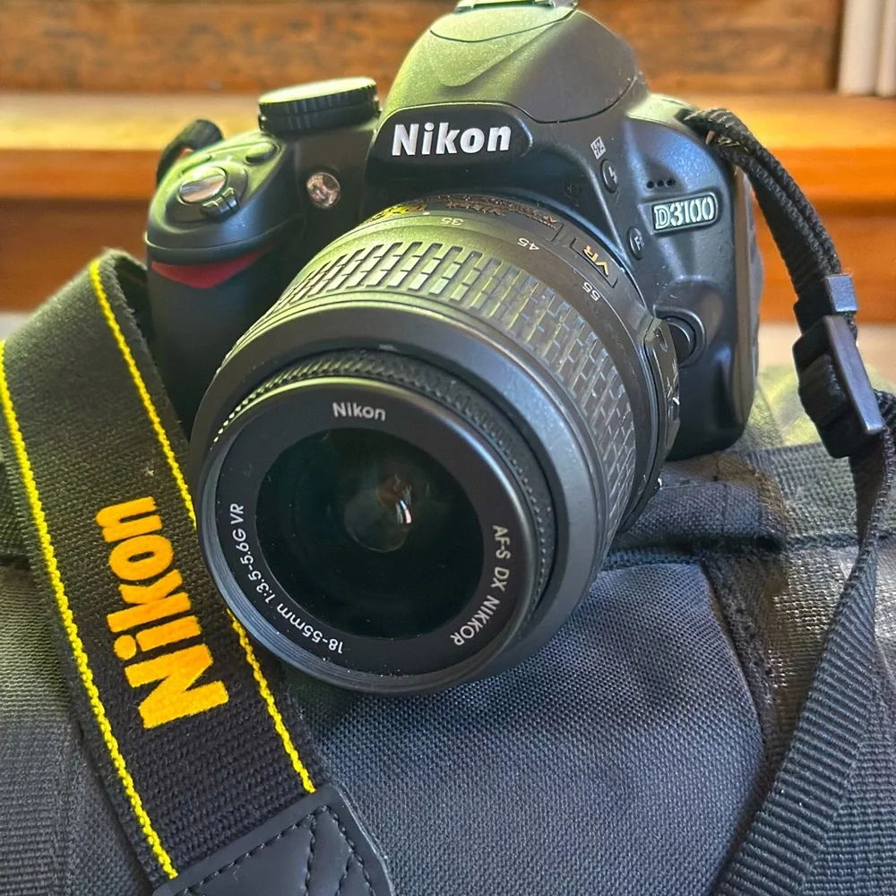 Nikon D3000